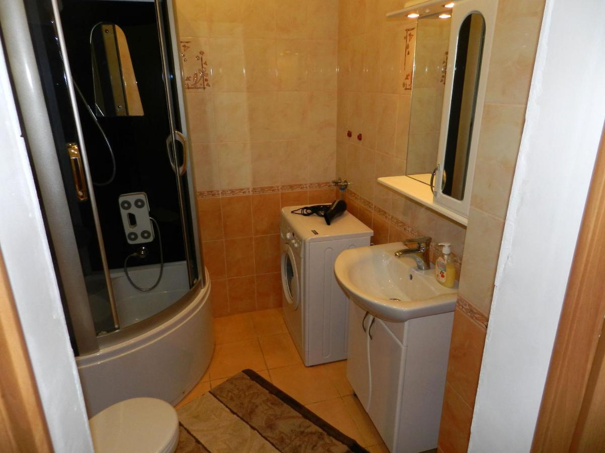 1-Room Apartment 50M2 On Metalurhiv Avenue 17, By Grandhome Zaporizhia Kültér fotó