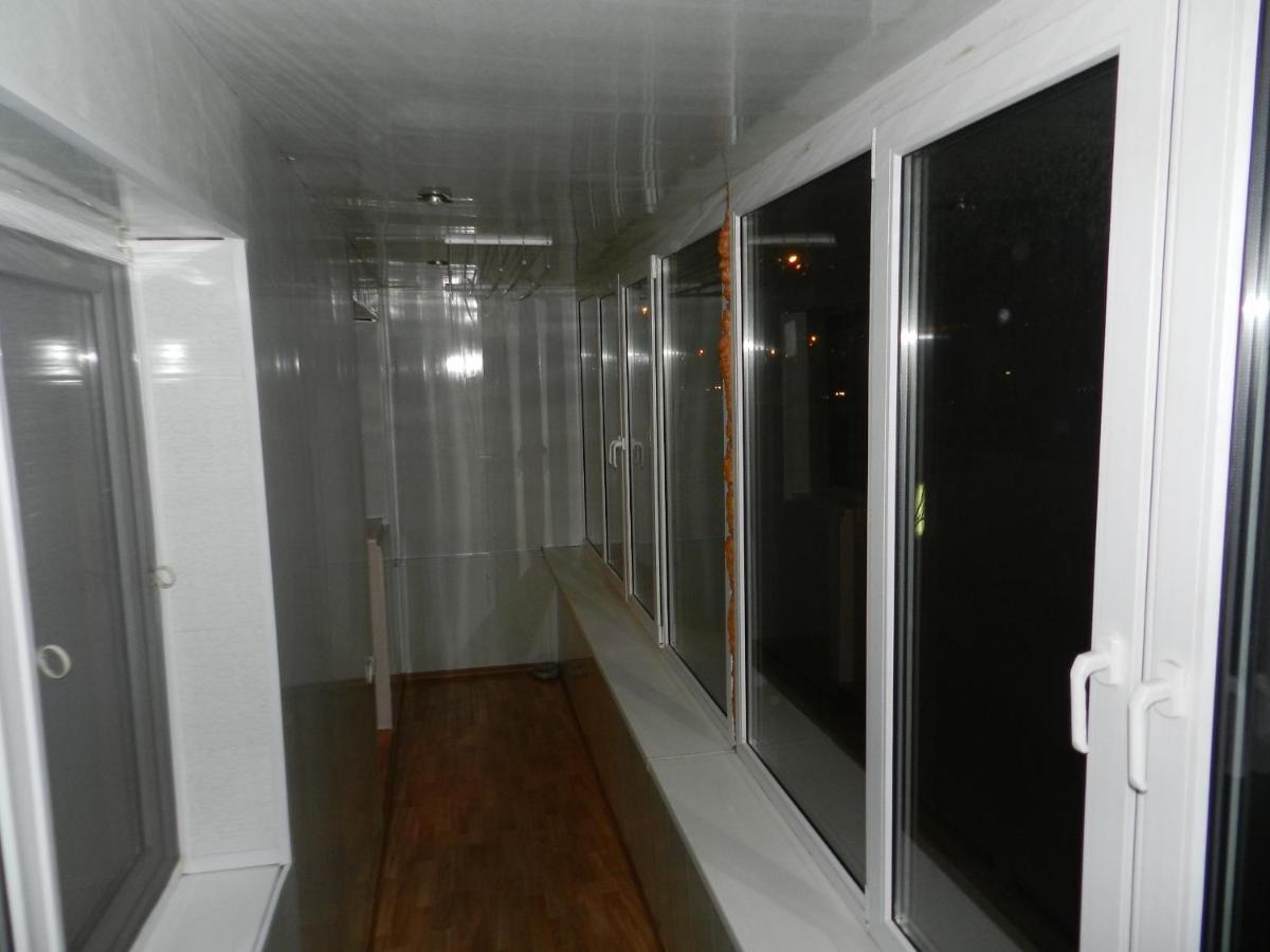 1-Room Apartment 50M2 On Metalurhiv Avenue 17, By Grandhome Zaporizhia Kültér fotó