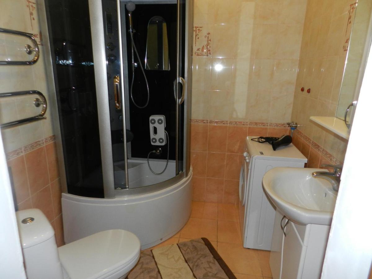 1-Room Apartment 50M2 On Metalurhiv Avenue 17, By Grandhome Zaporizhia Kültér fotó