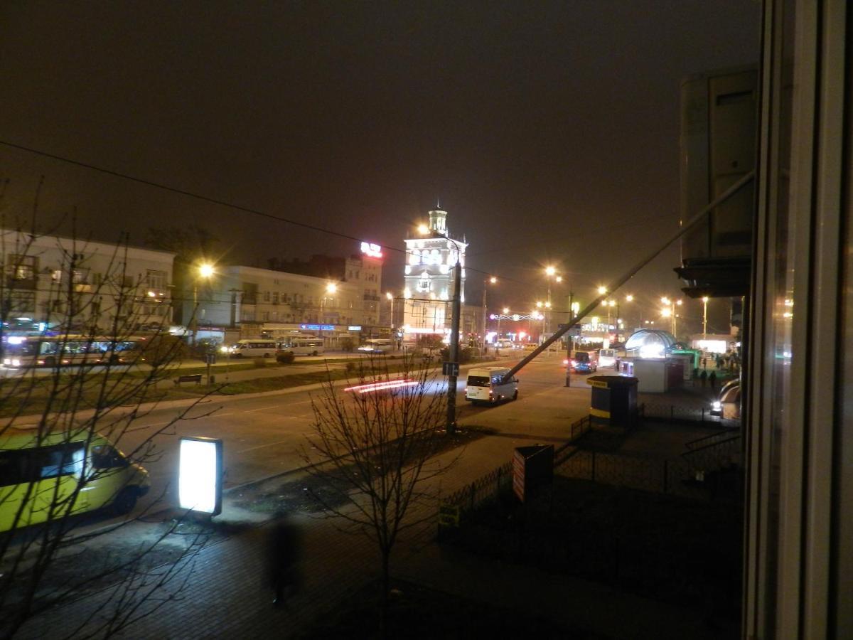 1-Room Apartment 50M2 On Metalurhiv Avenue 17, By Grandhome Zaporizhia Kültér fotó