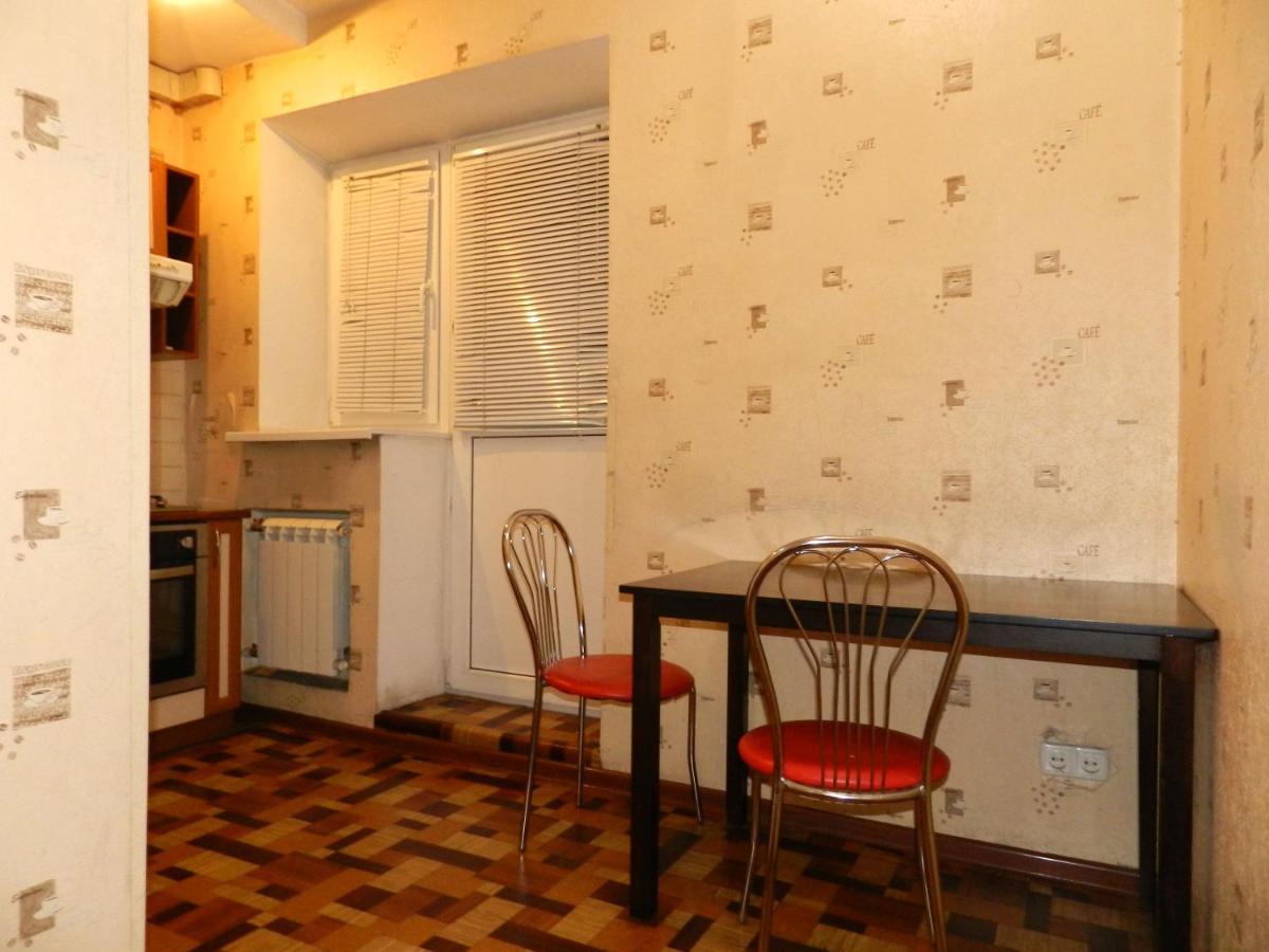 1-Room Apartment 50M2 On Metalurhiv Avenue 17, By Grandhome Zaporizhia Kültér fotó